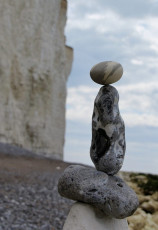2022 pebble urn Seven Sisters Eastbourne UK (3)